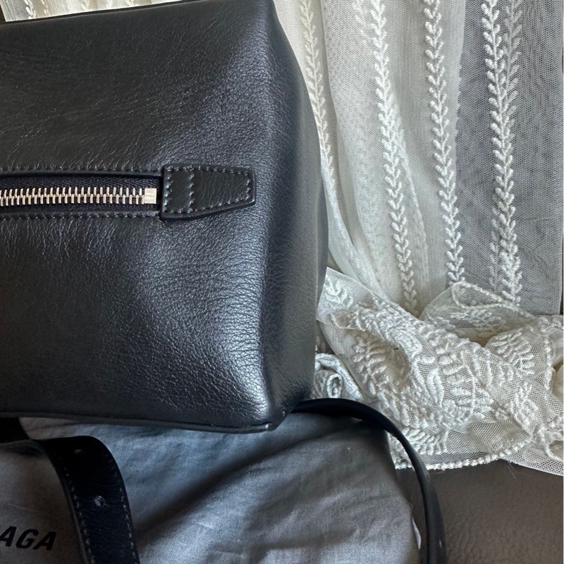 巴黎世家 leather 4x4 cube bag small balenciaga 黑色 斜挎包 有單購自巴黎世家-13