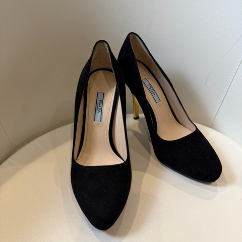 PRADA 黑色包頭高跟鞋🖤37號