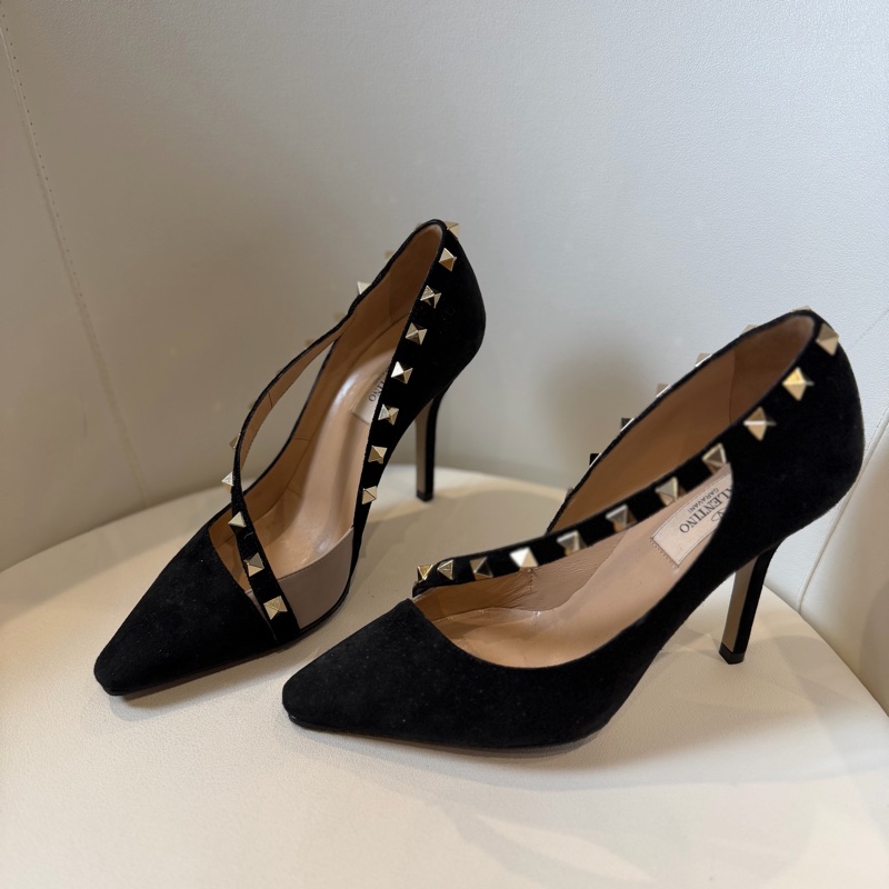 VALENTINO 卯釘黑色高跟鞋🖤-1