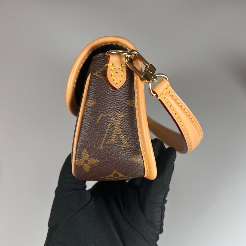 LV M83298/晶片款 老花法棍包NANO-2