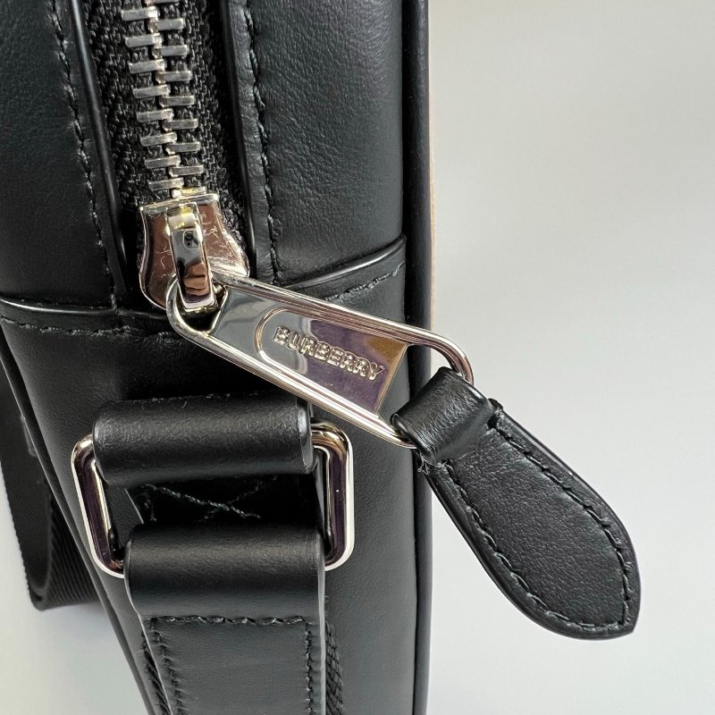 BURBERRY 棕色格紋單肩包-6