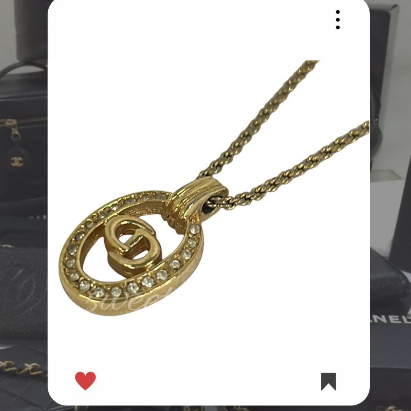 🛍️🎁 26 🔥 3月新品上架💖新品上架 現貨 🔥💖 ✨Christian Dior CD 金色閃鑽小圓牌頸鏈 Necklace Dior 閃石頸鏈 Dior 頸鏈-0