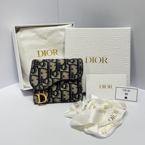 【超！級！新】 Dior Saddle 馬鞍老花短夾 全配🎁 （專櫃24,000）