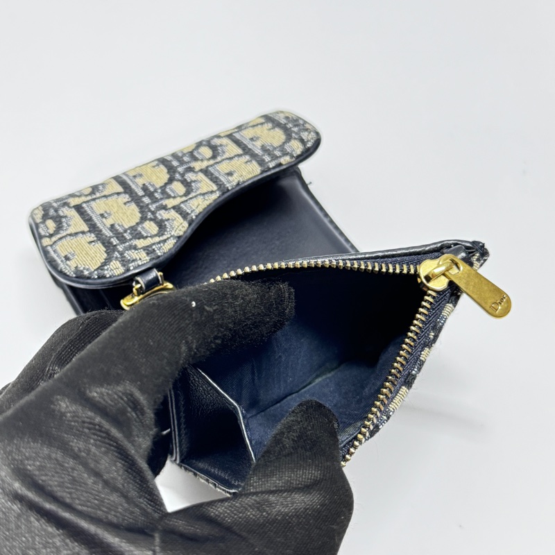 【超!級!新】 Dior Saddle 馬鞍老花短夾 全配🎁 (專櫃24,000)-9