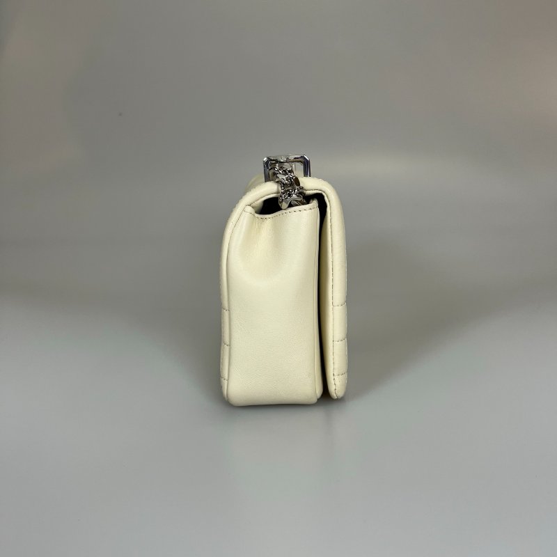 BURBERRY 白色LOLA掀蓋肩背包-2