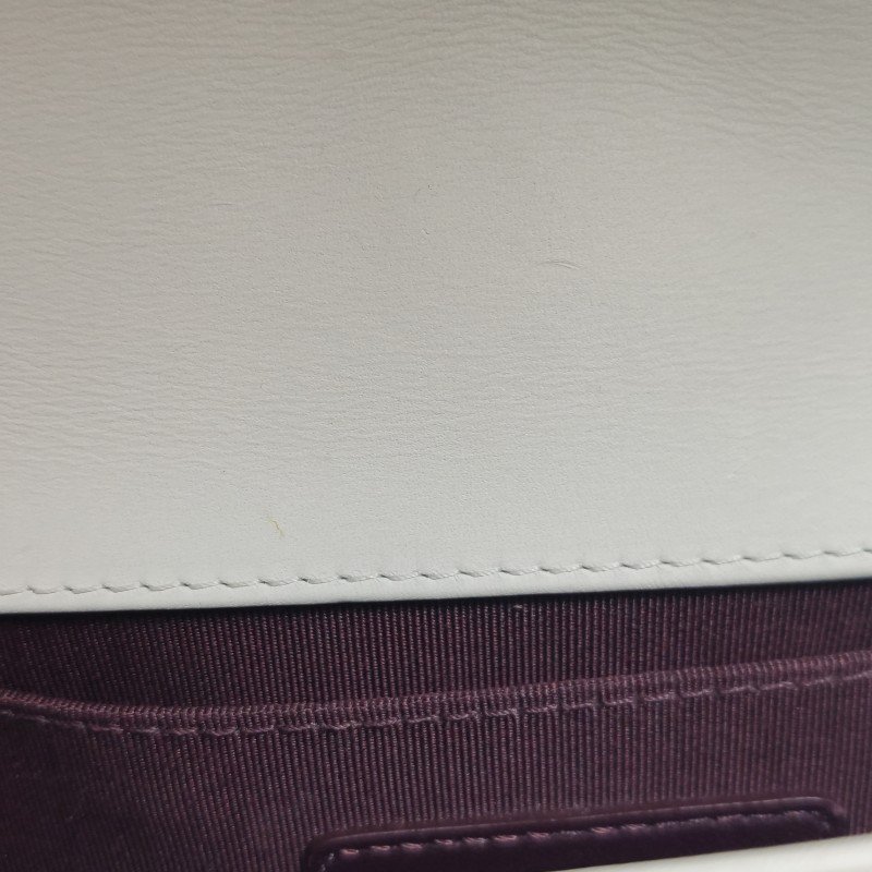 Chanel Leboy季節限定款小號牛皮V紋絎縫方形雙C鎖扣單肩包-8