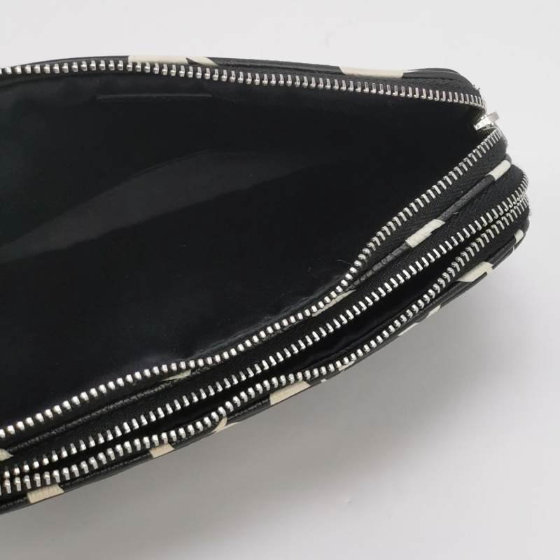 Miu Miu牛皮圖案印花字母Logo拉鏈斜挎包單肩包-6