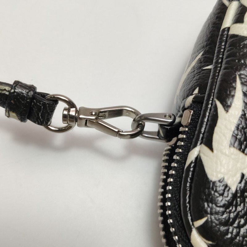 Miu Miu牛皮圖案印花字母Logo拉鏈斜挎包單肩包-13