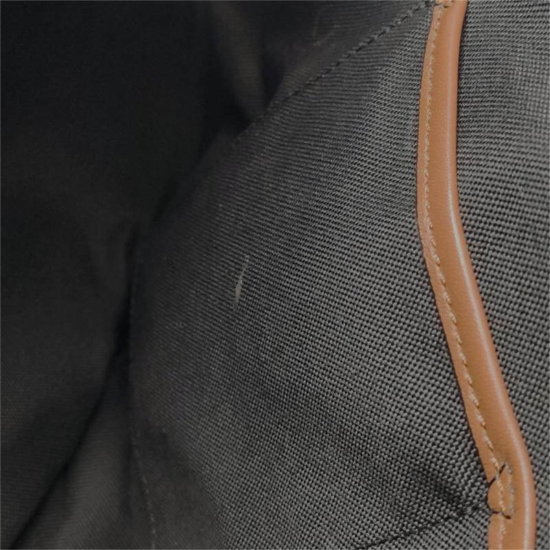 Burberry牛皮純色絎縫拉鏈斜挎包單肩包-9