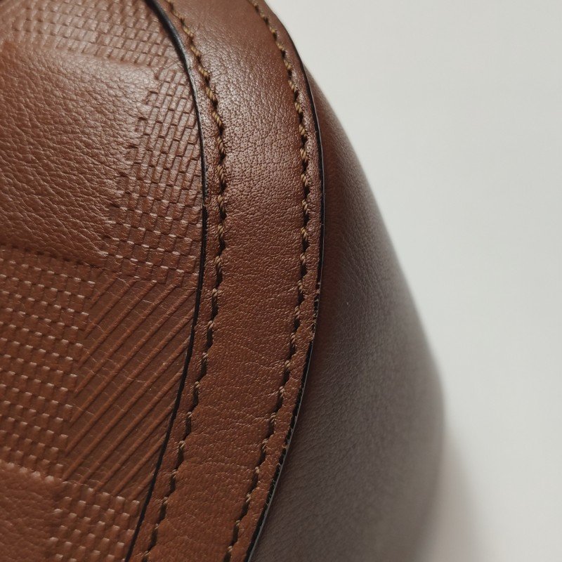 Burberry牛皮純色絎縫拉鏈斜挎包單肩包-15