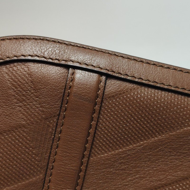 Burberry牛皮純色絎縫拉鏈斜挎包單肩包-18