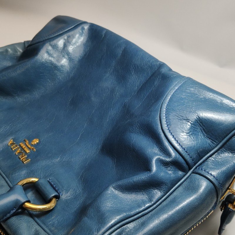 Prada油蠟皮純色字母Logo斜挎包單肩包-20