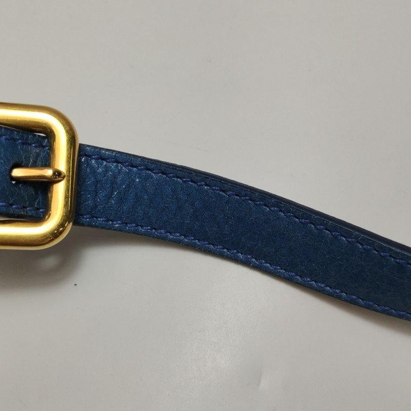 Prada油蠟皮純色字母Logo斜挎包單肩包-21