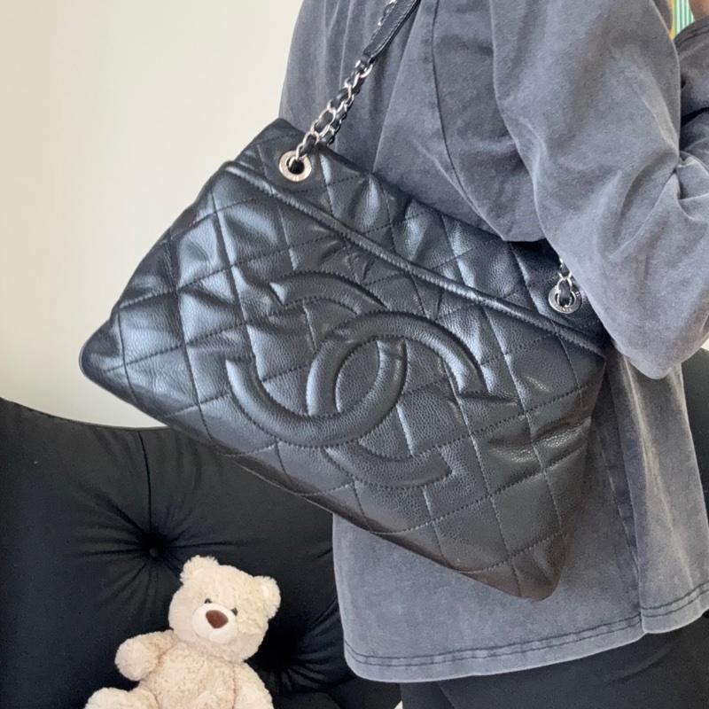 chanel 黑色大logo托特包 荔枝牛皮17開 尺寸約25*36-0