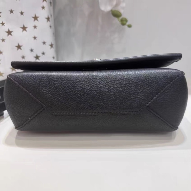 👙👙LV Locke bb黑銀荔枝牛皮-9