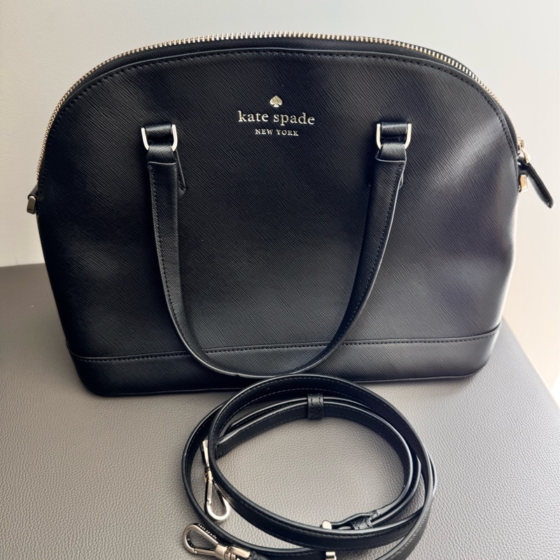 Kate Spade SADIE金字桃心LOGO防刮牛皮拉鍊手提斜背貝殼包 黑色-1