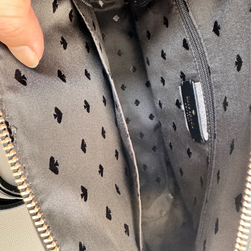 Kate Spade SADIE金字桃心LOGO防刮牛皮拉鍊手提斜背貝殼包 黑色-2