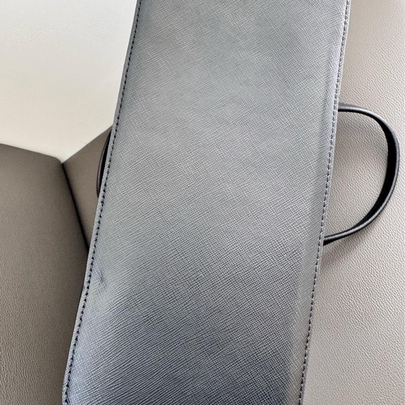 Kate Spade SADIE金字桃心LOGO防刮牛皮拉鍊手提斜背貝殼包 黑色-5