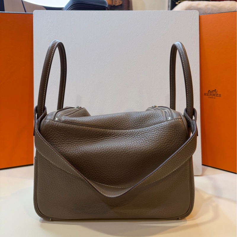 愛馬仕/Hermes 大象灰銀扣 TC皮 lindy26 斜背包 。-1
