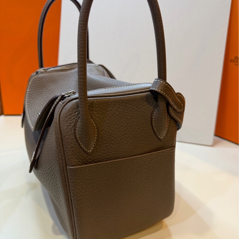 愛馬仕/Hermes 大象灰銀扣 TC皮 lindy26 斜背包 。-3