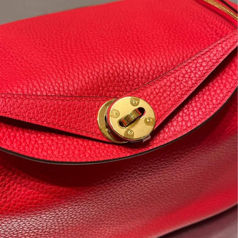 愛馬仕/HERMES Lindy26 S3心紅色 金扣 TC皮 99新。-4