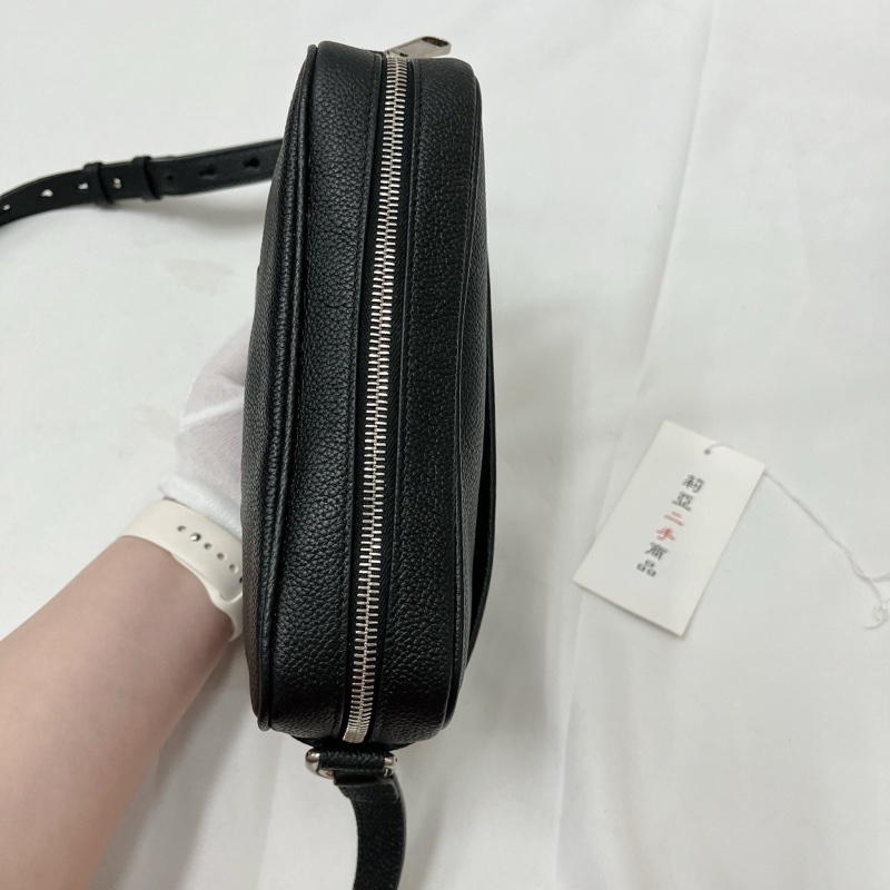 莉亞精品♡Gucci768391 黑logo相機包 二手-5