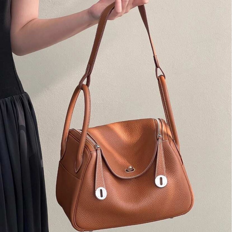 Hermes 愛馬仕Lindy26金棕色TC皮銀扣-4