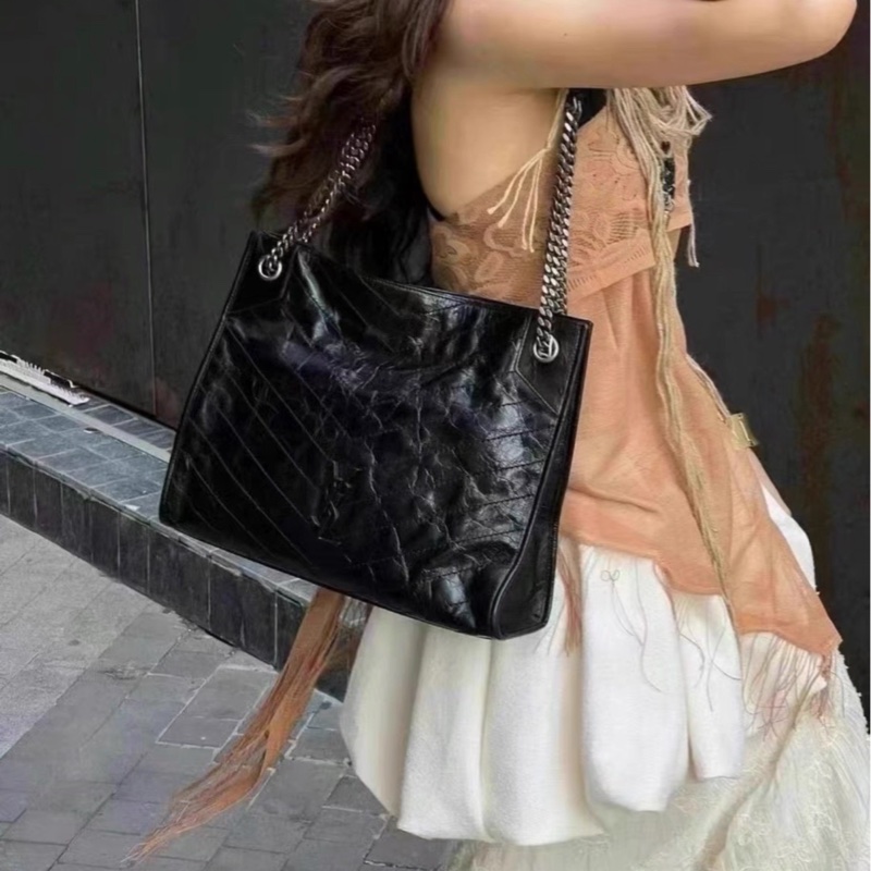 #YSL #聖羅蘭Niki shopping bag 黑銀油蠟牛皮 👜👜-18