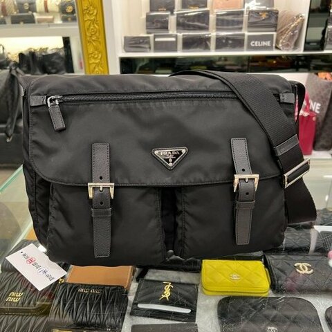 東區正精品㊣PRADA BT1738 黑色尼龍銀三角雙拉鍊口袋郵差包斜背包 RZ6330