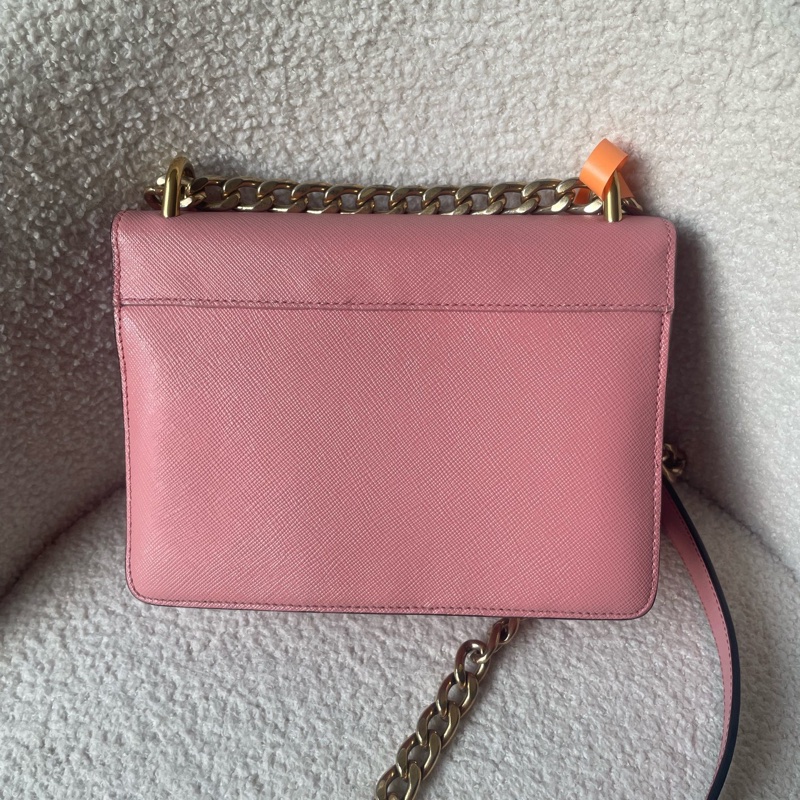 Prada普拉達 粉色金鍊鏈條包 Saffiano牛皮 小號尺寸 20*14*7cm 金色链条肩带-1