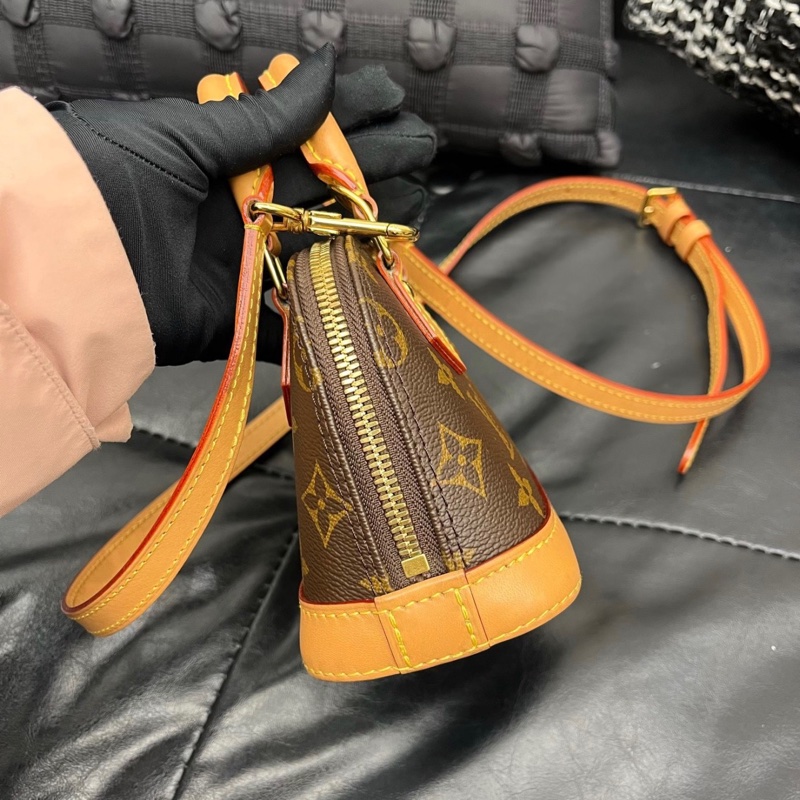 【98新 ✨ 全網最低價!】 LV alma nano 貝殼包 芯片款(下單前先詢問庫存-2