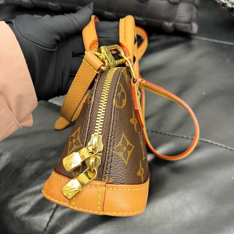 【98新 ✨ 全網最低價!】 LV alma nano 貝殼包 芯片款(下單前先詢問庫存-3