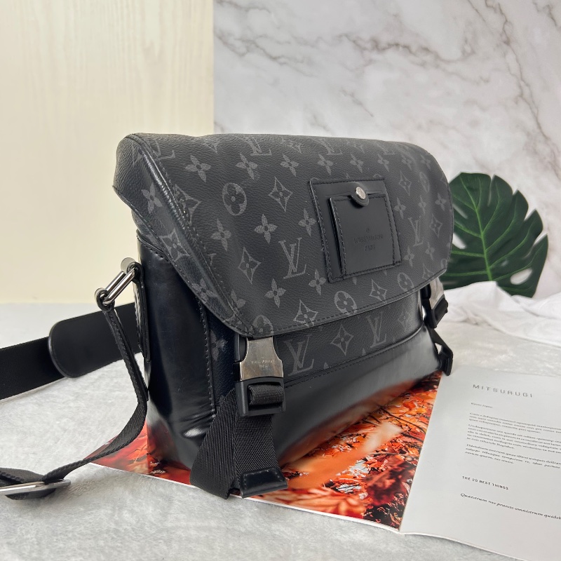 LV 黑武士 voyager 經典老花塗層 郵差包 小號-6