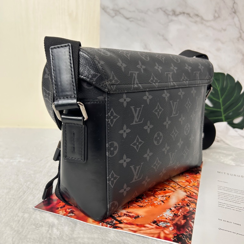 LV 黑武士 voyager 經典老花塗層 郵差包 小號-9