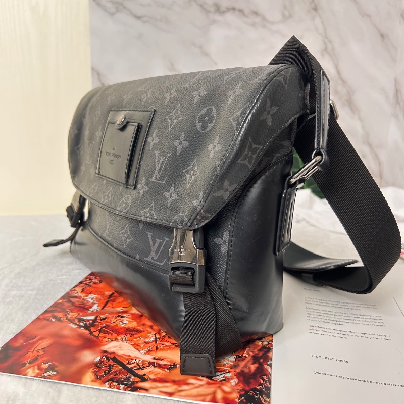 LV 黑武士 voyager 經典老花塗層 郵差包 小號-10