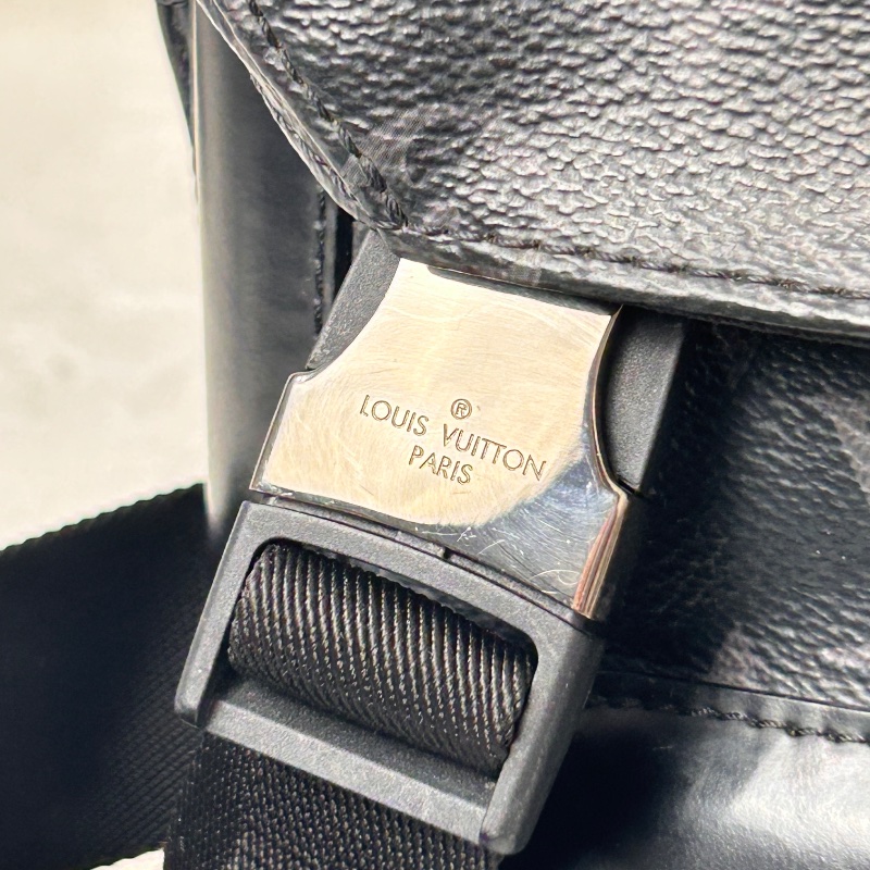 LV 黑武士 voyager 經典老花塗層 郵差包 小號-20