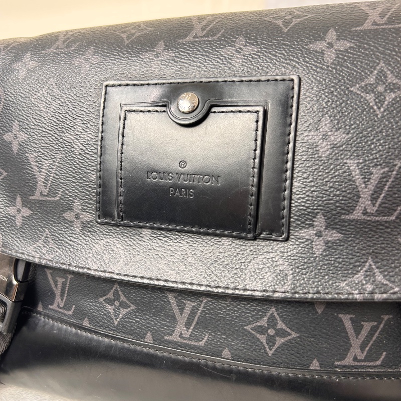 LV 黑武士 voyager 經典老花塗層 郵差包 小號-28