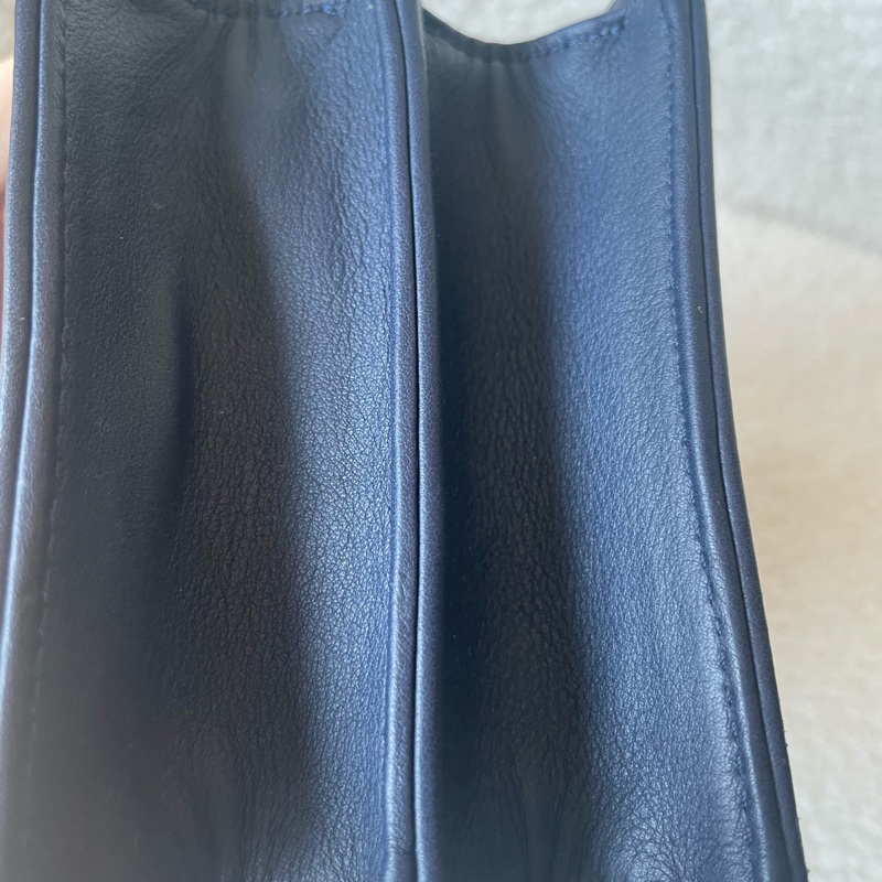 99新Dior迪奧 diorama小號竪版深藍色鉚釘盾牌包 相機包 尺寸16×11×9cm-5