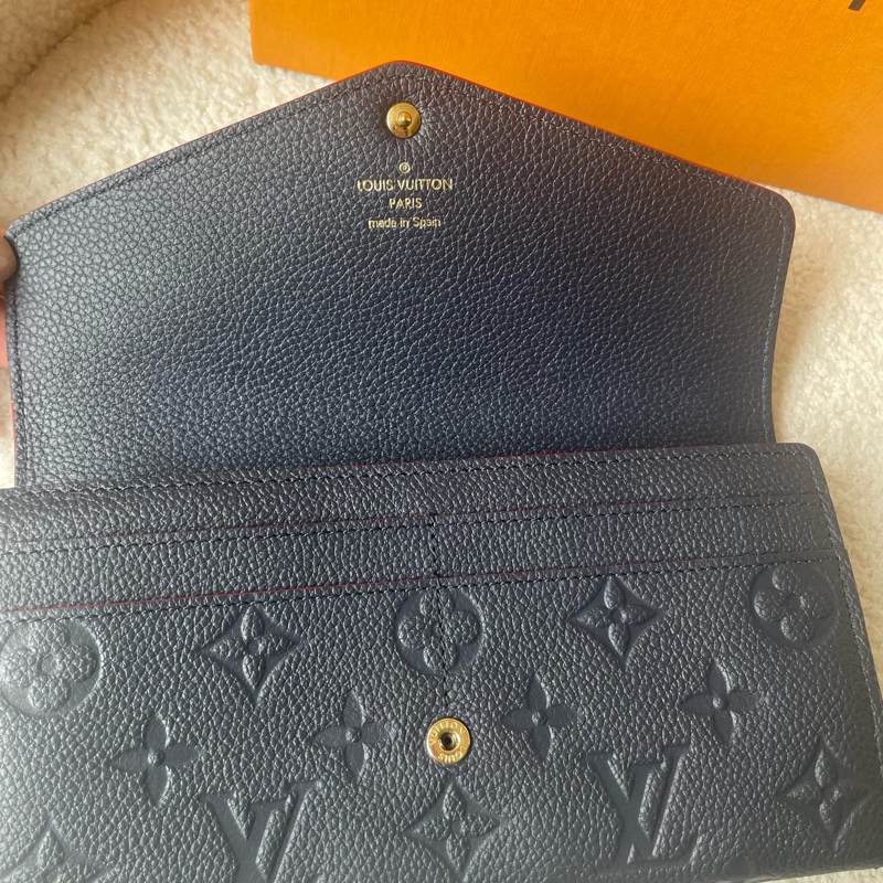 99.8新Lv 路易威登 Sarah 深海藍 壓紋老花 荔枝牛皮 大號錢包-8