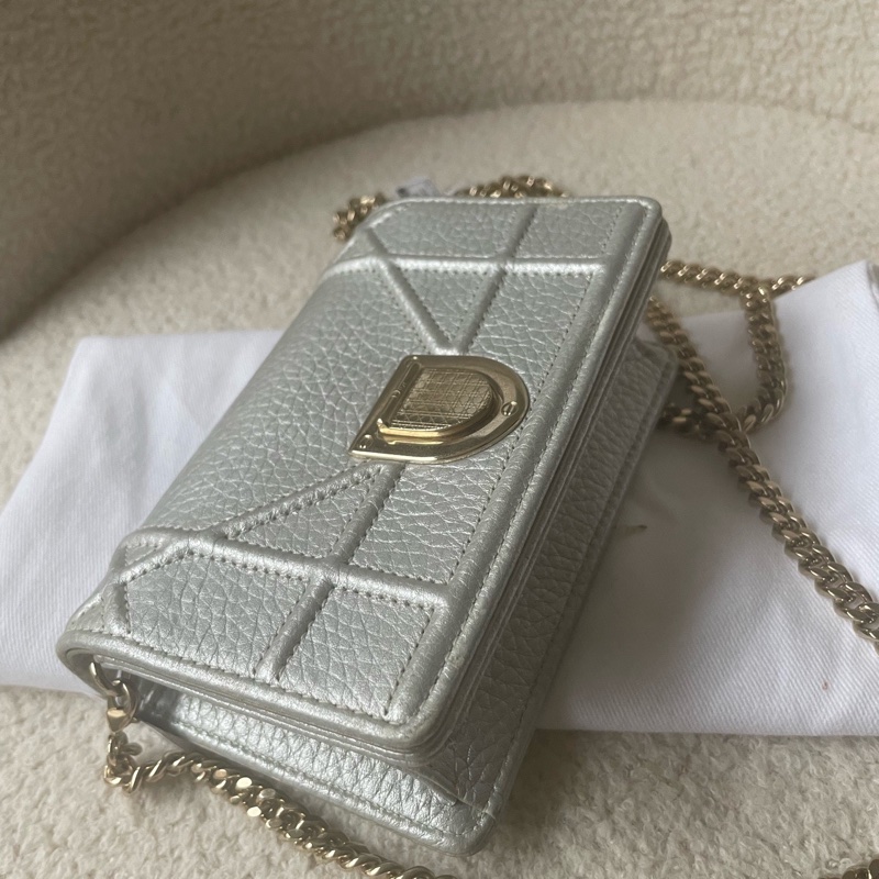 dior迪奧盾牌minisize包銀色金鍊條 小包一個很可愛mini 小廢包可以裝下口紅車-2