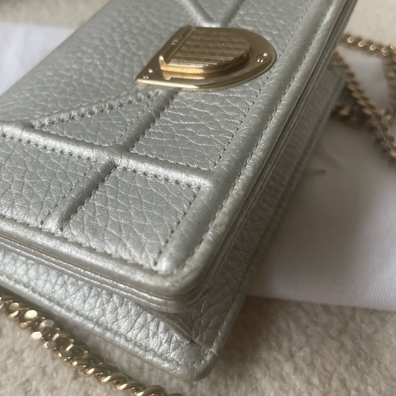 dior迪奧盾牌minisize包銀色金鍊條 小包一個很可愛mini 小廢包可以裝下口紅車-3