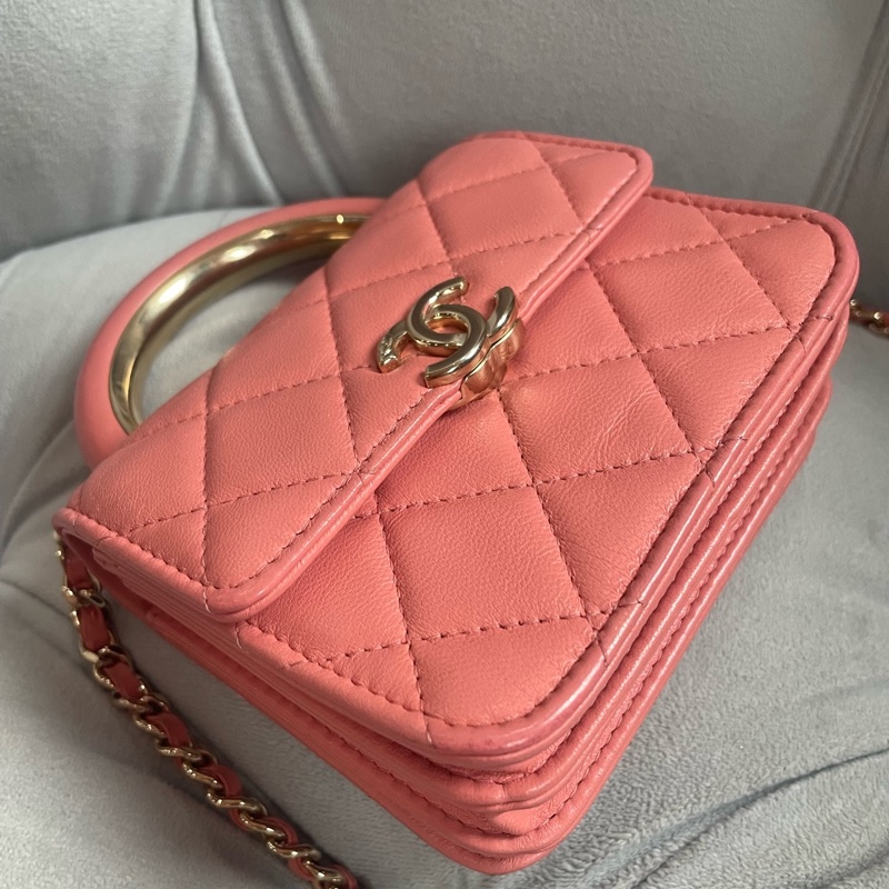 98新Chanel 22A粉色羊皮金扣手柄款風琴小斜挎包 芯片款 尺寸12*5*10-2