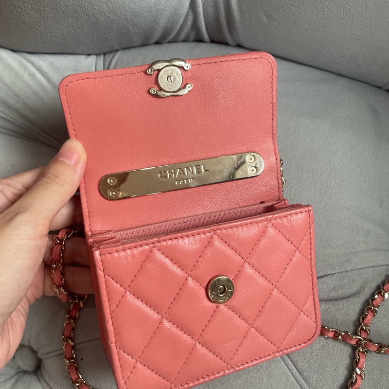 98新Chanel 22A粉色羊皮金扣手柄款風琴小斜挎包 芯片款 尺寸12*5*10-7