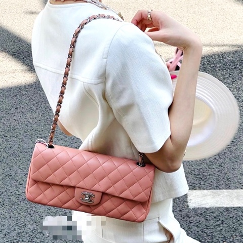 【98新 ✨ 全網最低價！】 中古 Chanel香奈兒 櫻花粉 羊皮 銀扣單蓋cf法棍 中號（下單前先詢問庫存❗️）