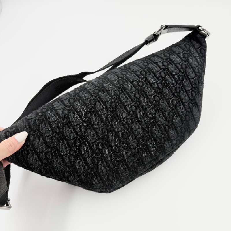 CHRISTIAN DIOR - 黑色牛皮緹花Saddle腰包-5