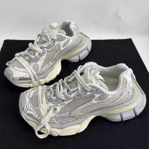 Balenciaga巴黎世家 3XL 做舊 低幫老爹鞋 淺米色38碼