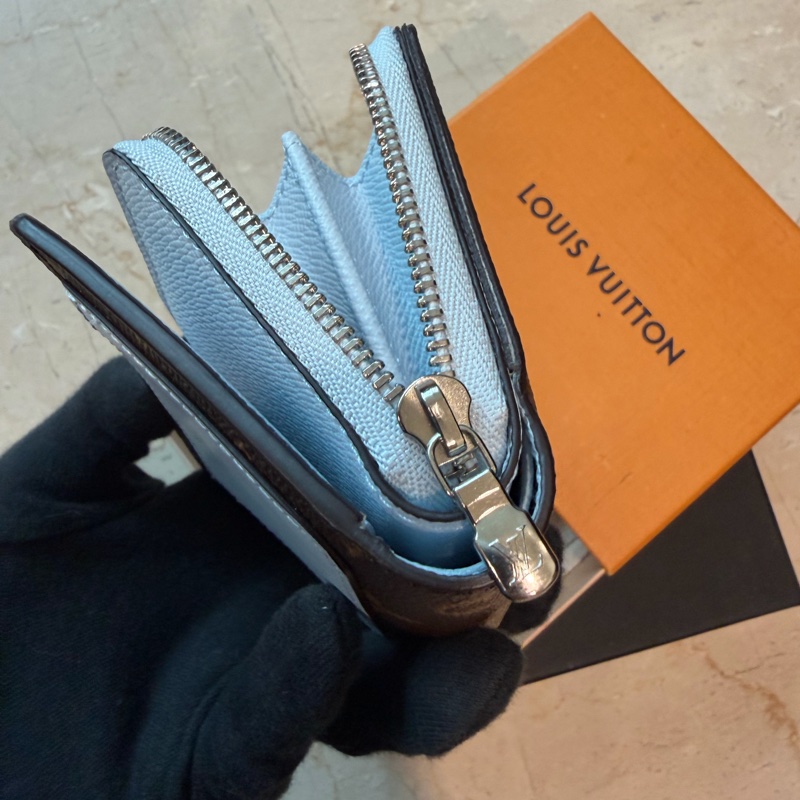 LV 天空寶寶藍拼色老花 短夾錢包 超特別🩵-19