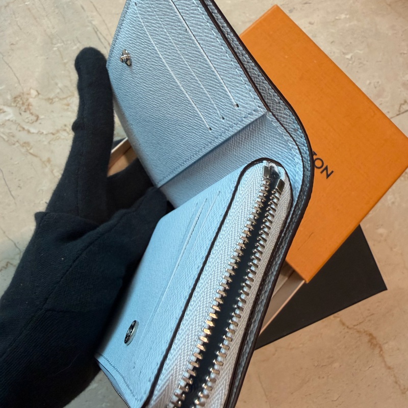 LV 天空寶寶藍拼色老花 短夾錢包 超特別🩵-21