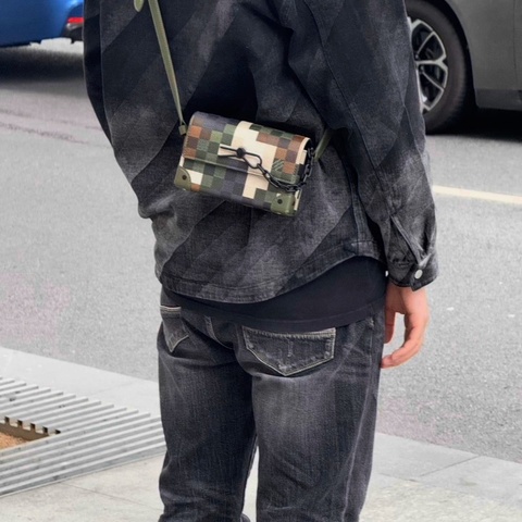 LV迷菲董聯名彩棋盤格設計 磁扣開合肩背斜背包芯片款18*11*6 98新配件塵袋 購證