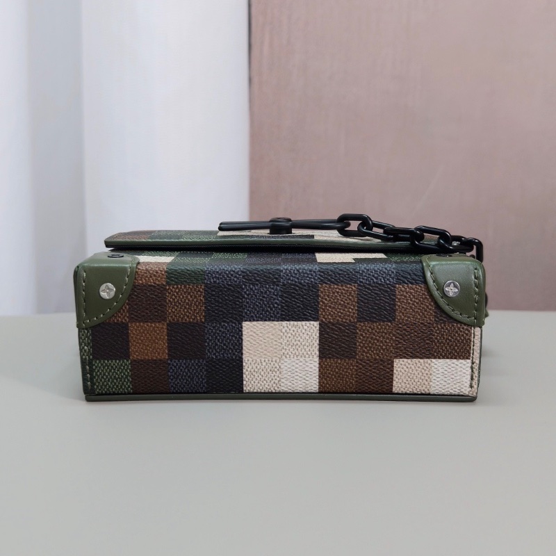 LV迷菲董聯名彩棋盤格設計 磁扣開合肩背斜背包芯片款18*11*6 98新配件塵袋 購證-3